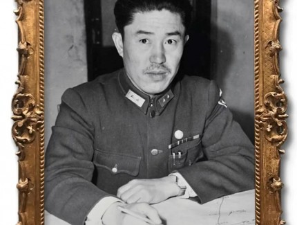 軍旅書法家王成志同志應囑為抗戰(zhàn)名將鄭洞國學校題寫教學樓名