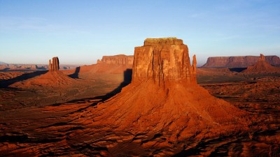 抿口火山神的水（外二首）
