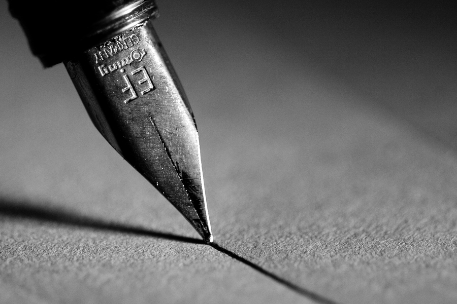 海外華文女作家一馬當(dāng)先， 雙重語(yǔ)境演繹風(fēng)情與魅力