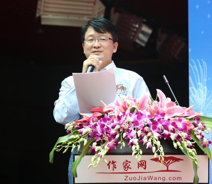 淺談冰峰的《非虛構(gòu)詩(shī)歌宣言》