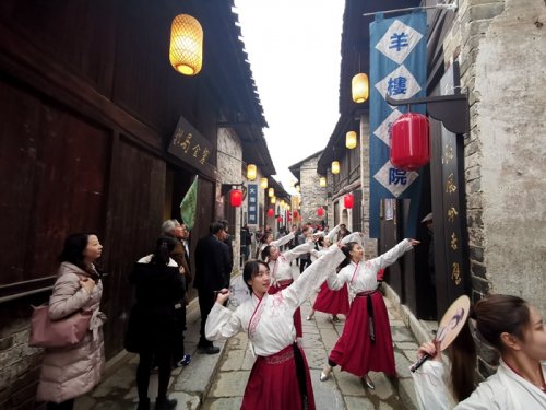 周占林：《我的愛情在羊樓洞走失》（組詩）