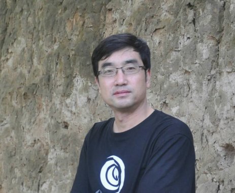 懵懂中的純真  ——曾維惠小說(shuō)《老茶家的女兒們》讀后