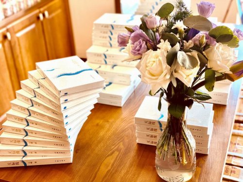 當(dāng)詩歌遇到酒 機(jī)長詩人王峰精選詩歌品讀會(huì)在青島千熙酒薈旗艦店成功舉辦