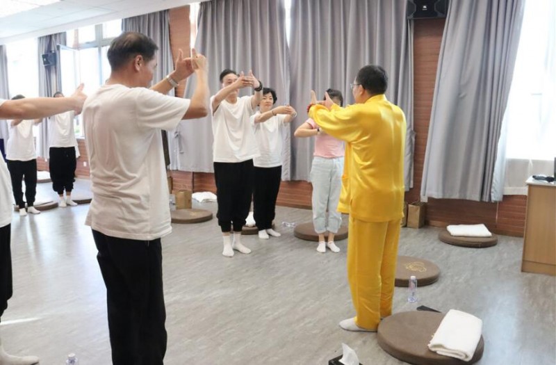 師點文化：認(rèn)識自己，做生命的主人