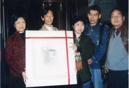 巴金發(fā)繡像